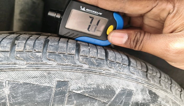 2018 Renault Kwid RXT 1.0 AMT (O), Petrol, Automatic, 43,389 km, tyre