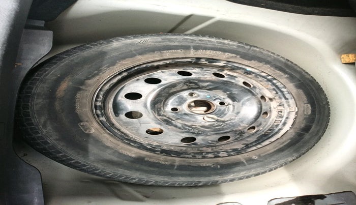 2013 Maruti Swift Dzire VXI, Petrol, Manual, 71,594 km, tyre