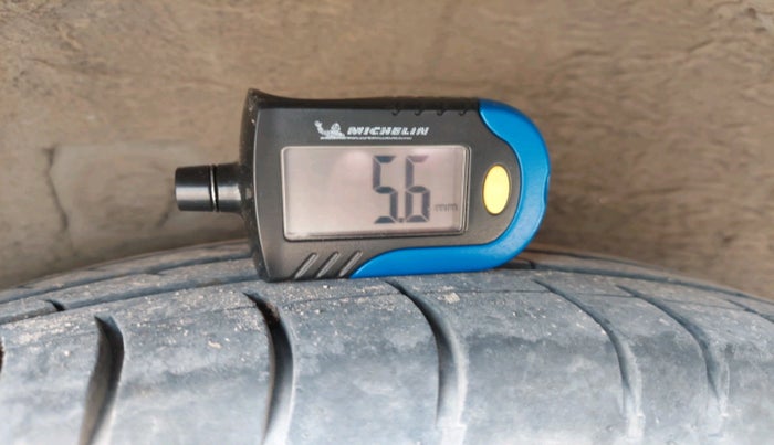 2012 Hyundai i10 MAGNA 1.1, Petrol, Manual, 70,926 km, tyre