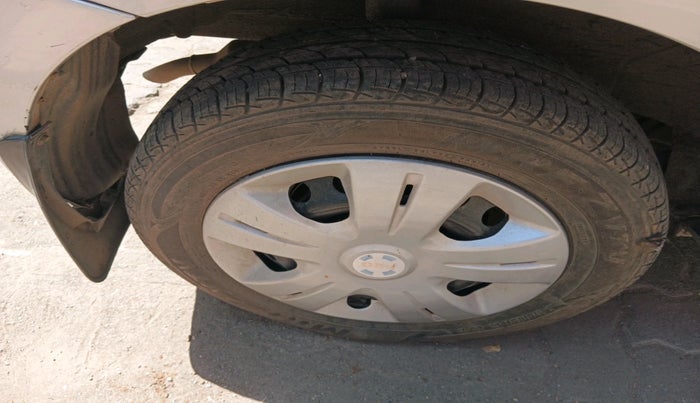 2011 Toyota Etios Liva G, Petrol, Manual, 48,549 km, tyre