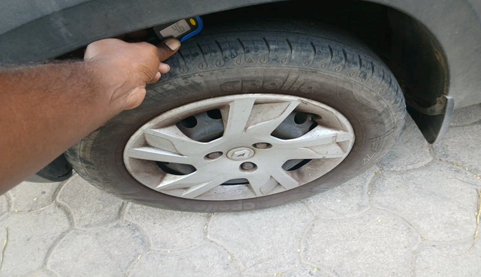 2022 Renault Kwid RXT 1.0 AMT (O), Petrol, Automatic, 28,689 km, tyre