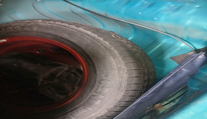 2022 Renault Kwid RXT 1.0 AMT (O), Petrol, Automatic, 28,689 km, tyre