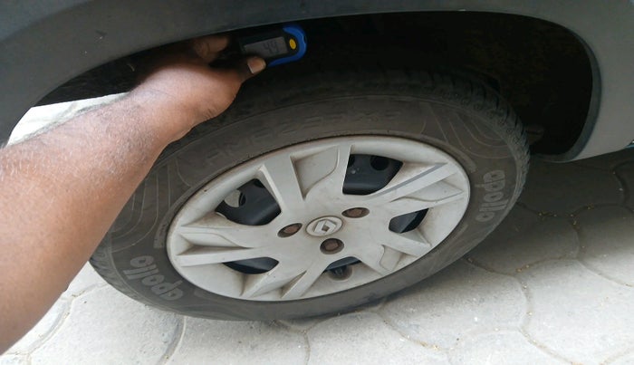 2022 Renault Kwid RXT 1.0 AMT (O), Petrol, Automatic, 28,689 km, tyre