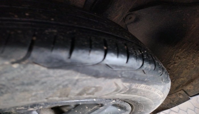 2018 Hyundai Elite i20 ASTA 1.2, Petrol, Manual, 1,16,637 km, tyre