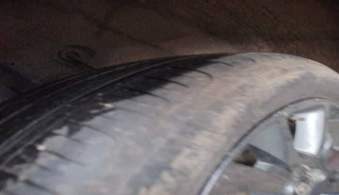 2018 Hyundai Elite i20 ASTA 1.2, Petrol, Manual, 1,16,637 km, tyre