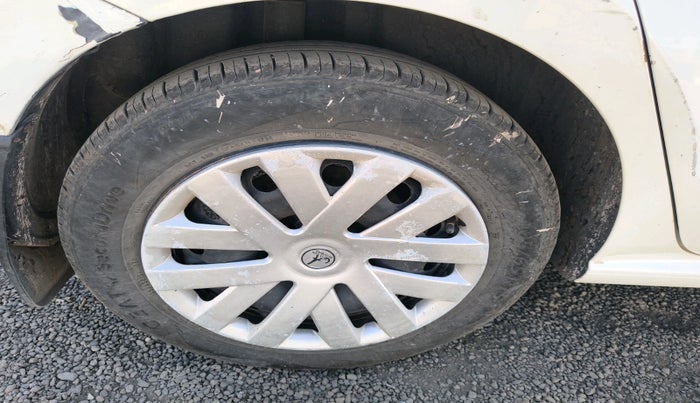 2012 Volkswagen Polo COMFORTLINE 1.2L, Diesel, Manual, 90,604 km, tyre