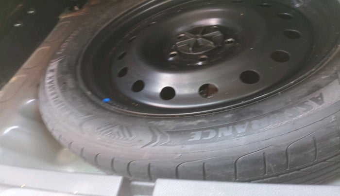 2022 Maruti Grand Vitara ZETA SMART HYBRID, Petrol, Manual, 11,056 km, tyre