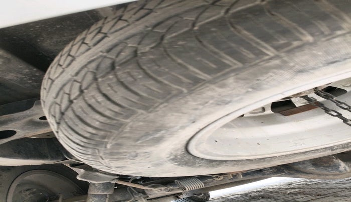 2014 Toyota Innova 2.5 VX 7 STR, Diesel, Manual, 1,37,808 km, tyre