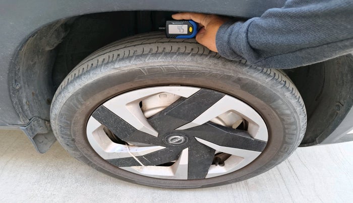 2021 Nissan MAGNITE XE, Petrol, Manual, 35,122 km, tyre