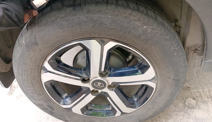 2021 Tata NEXON XZ PLUS PETROL SUNROOF, Petrol, Manual, 52,010 km, tyre