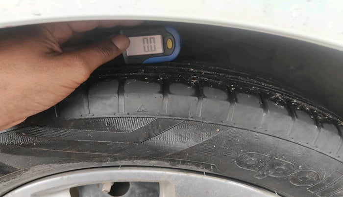 2013 Hyundai Verna FLUIDIC 1.4 CRDI, Diesel, Manual, 1,71,833 km, tyre