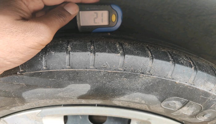 2013 Hyundai Verna FLUIDIC 1.4 CRDI, Diesel, Manual, 1,71,833 km, tyre