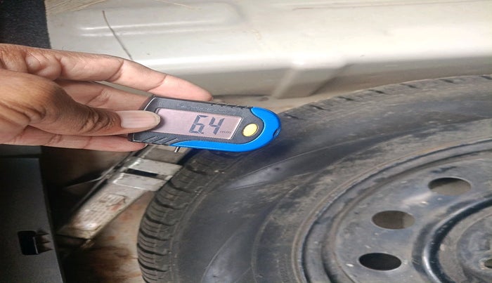 2011 Maruti Swift Dzire VXI, Petrol, Manual, 73,589 km, tyre