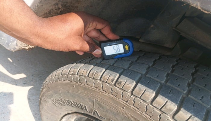 2016 Mahindra Bolero SLX BS IV, Diesel, Manual, 1,51,255 km, tyre