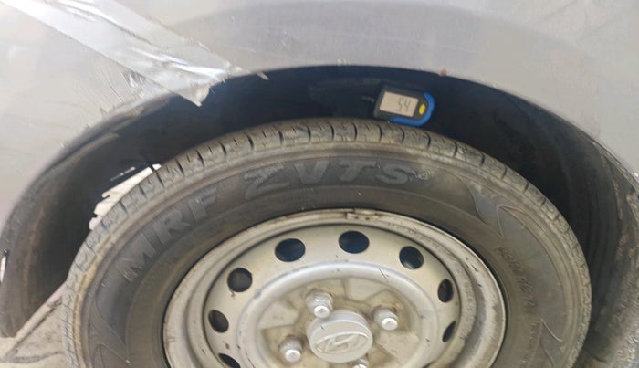 2013 Hyundai Eon ERA +, Petrol, Manual, 71,530 km, tyre