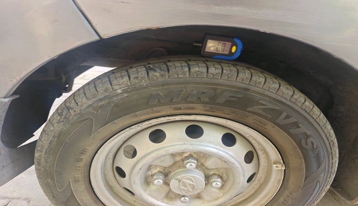 2013 Hyundai Eon ERA +, Petrol, Manual, 71,530 km, tyre