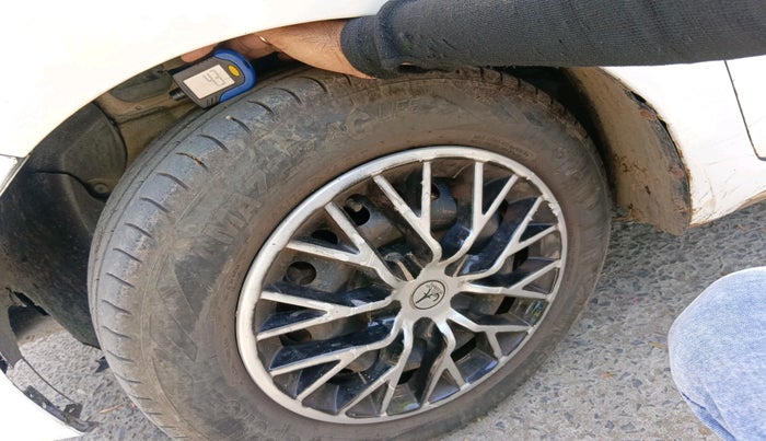 2018 Hyundai Grand i10 MAGNA 1.2 KAPPA VTVT, CNG, Manual, 1,40,883 km, tyre