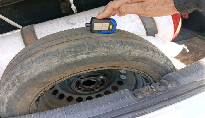 2018 Hyundai Grand i10 MAGNA 1.2 KAPPA VTVT, CNG, Manual, 1,40,883 km, tyre