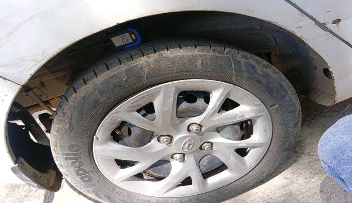 2018 Hyundai Grand i10 MAGNA 1.2 KAPPA VTVT, CNG, Manual, 1,40,883 km, tyre