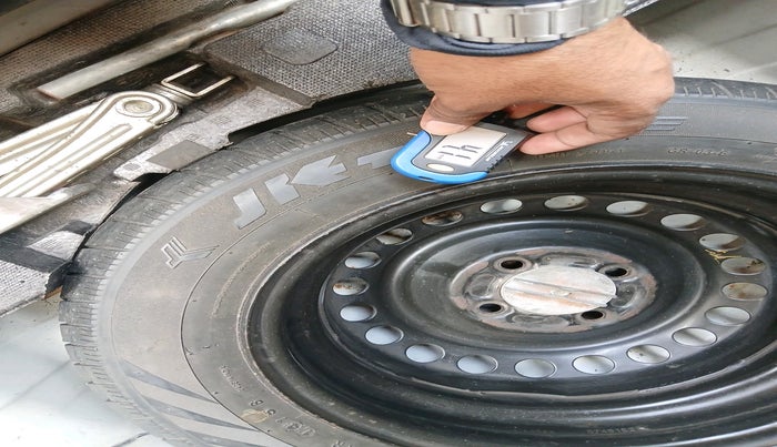 2015 Honda Amaze 1.2L I-VTEC S, Petrol, Manual, 68,533 km, tyre