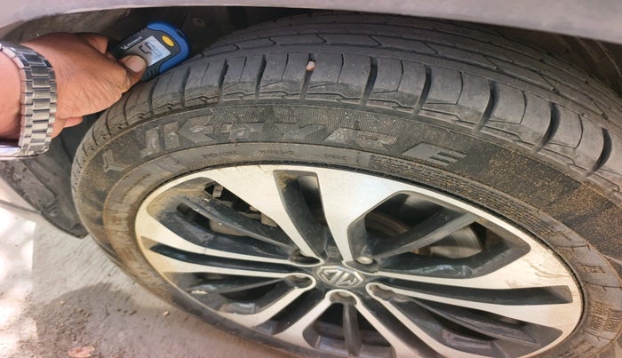 2021 MG HECTOR PLUS SHARP 2.0 DIESEL TURBO MT 6-STR, Diesel, Manual, 1,21,762 km, tyre