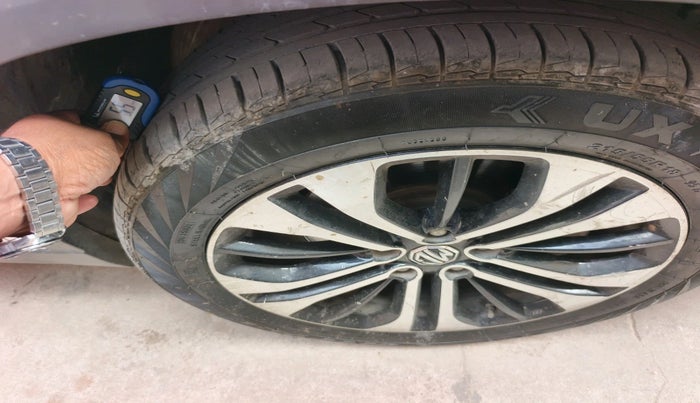 2021 MG HECTOR PLUS SHARP 2.0 DIESEL TURBO MT 6-STR, Diesel, Manual, 1,21,762 km, tyre