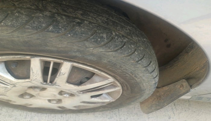 2014 Hyundai Santro Xing GLS, Petrol, Manual, 89,999 km, tyre