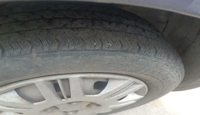 2014 Hyundai Santro Xing GLS, Petrol, Manual, 89,999 km, tyre