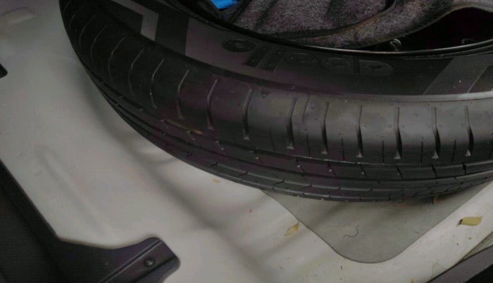 2021 Hyundai Creta E 1.5 PETROL, Petrol, Manual, 69,074 km, tyre