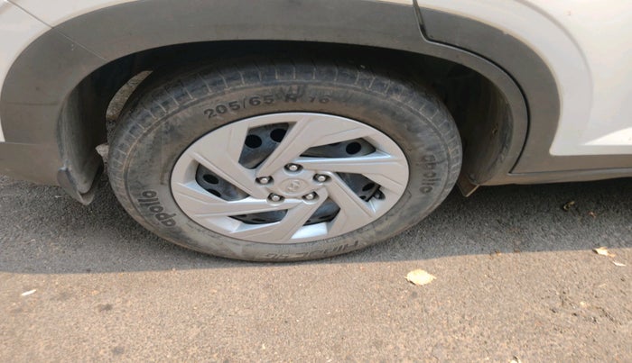 2021 Hyundai Creta E 1.5 PETROL, Petrol, Manual, 69,074 km, tyre