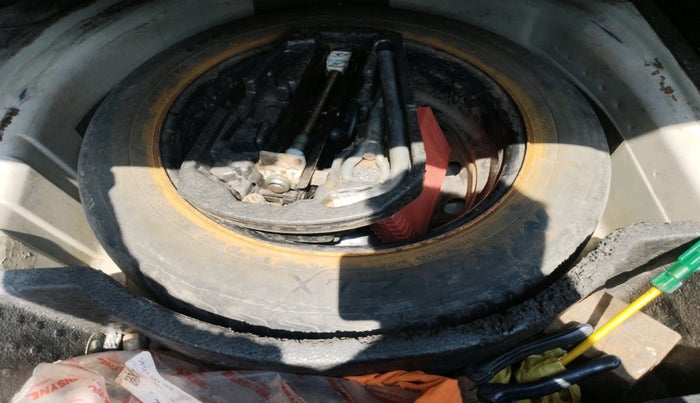 2012 Skoda Rapid ELEGANCE 1.6 TDI CR MT, Diesel, Manual, 1,16,644 km, tyre