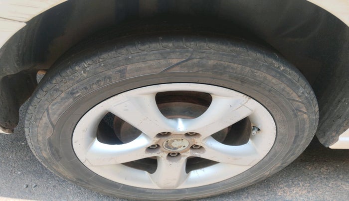 2012 Skoda Rapid ELEGANCE 1.6 TDI CR MT, Diesel, Manual, 1,16,644 km, tyre