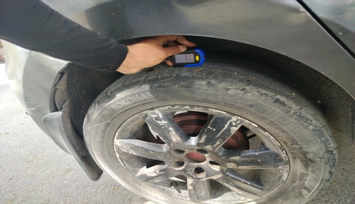 2011 Volkswagen Polo HIGHLINE DIESEL, Diesel, Manual, 1,58,404 km, tyre