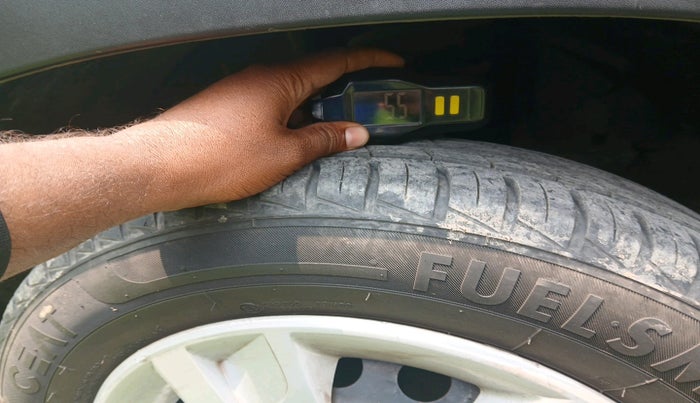 2022 Renault Kwid RXT 1.0, Petrol, Manual, 14,809 km, tyre