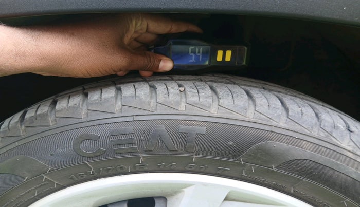 2022 Renault Kwid RXT 1.0, Petrol, Manual, 14,809 km, tyre