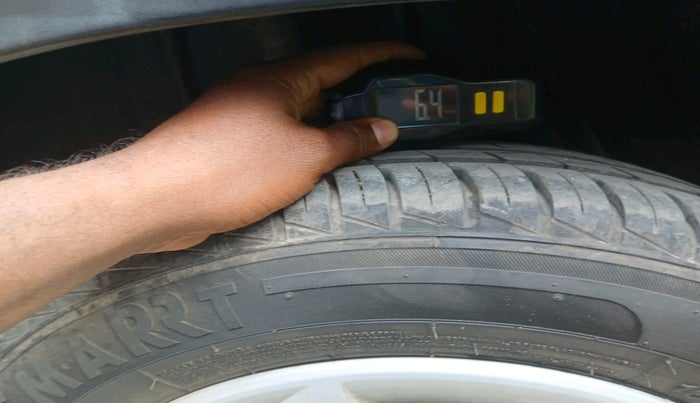 2022 Renault Kwid RXT 1.0, Petrol, Manual, 14,809 km, tyre