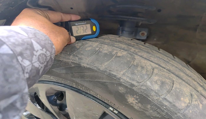 2014 Maruti Ciaz VXI, CNG, Manual, 1,42,417 km, tyre