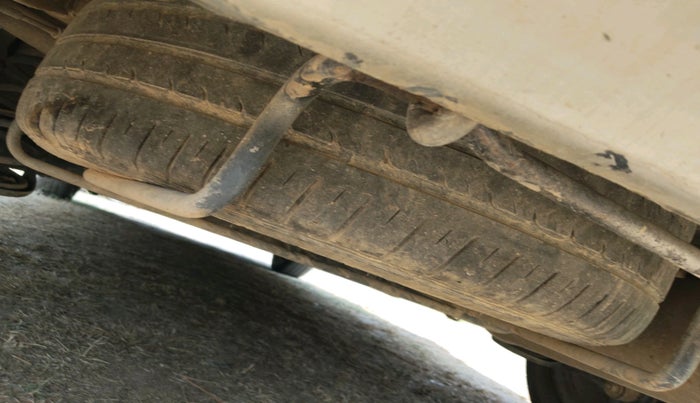 2017 Maruti Ertiga VXI CNG, CNG, Manual, 1,33,017 km, tyre