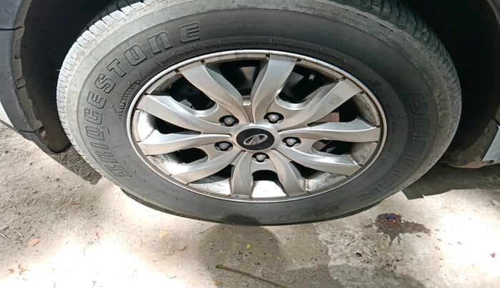 2017 Mahindra XUV500 W9, Diesel, Manual, 60,479 km, tyre