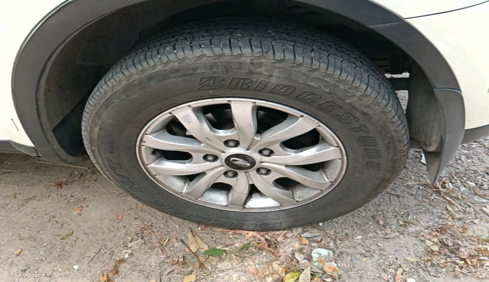 2017 Mahindra XUV500 W9, Diesel, Manual, 60,479 km, tyre