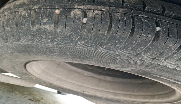 2017 Mahindra XUV500 W9, Diesel, Manual, 60,479 km, tyre