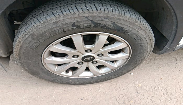 2017 Mahindra XUV500 W9, Diesel, Manual, 60,479 km, tyre