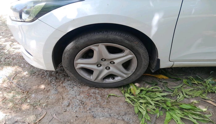 2017 Hyundai Elite i20 ASTA 1.2, CNG, Manual, 64,979 km, tyre