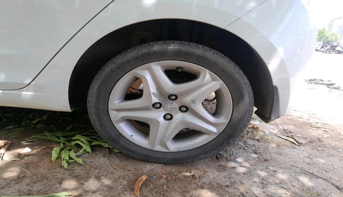 2017 Hyundai Elite i20 ASTA 1.2, CNG, Manual, 64,979 km, tyre