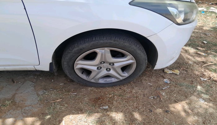 2017 Hyundai Elite i20 ASTA 1.2, CNG, Manual, 64,979 km, tyre