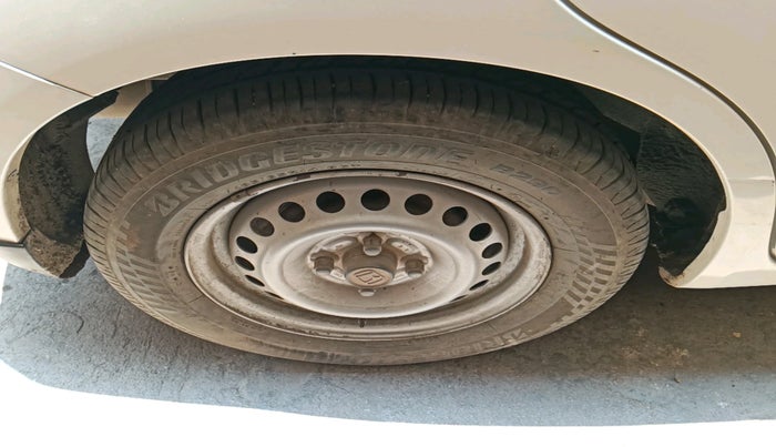 2015 Honda Amaze 1.2L I-VTEC E, Petrol, Manual, 93,699 km, tyre