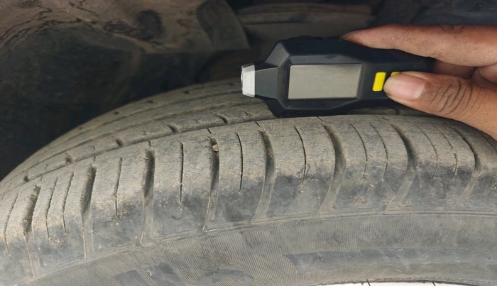 2012 Renault Duster 85 PS RXL DIESEL, Diesel, Manual, 1,18,231 km, tyre