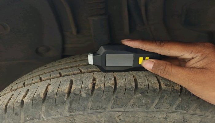 2012 Renault Duster 85 PS RXL DIESEL, Diesel, Manual, 1,18,231 km, tyre