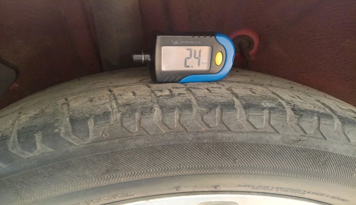 2014 Hyundai Elite i20 ASTA 1.2, Petrol, Manual, 1,42,987 km, tyre