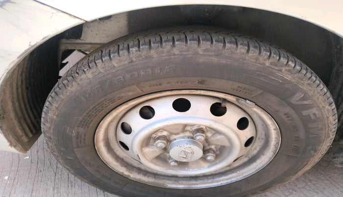 2015 Hyundai Eon ERA +, Petrol, Manual, 57,174 km, tyre